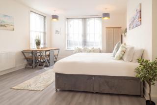 Host & Stay - Harbour Lights - 5