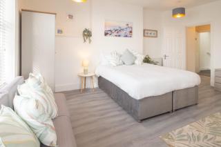 Host & Stay - Harbour Lights - 3