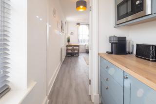 Host & Stay - Harbour Lights - 1