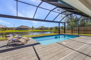 Peace, Tranquility, Relaxation, Pool - Serene Canal Escape - Roelens - Cape Coral - 9