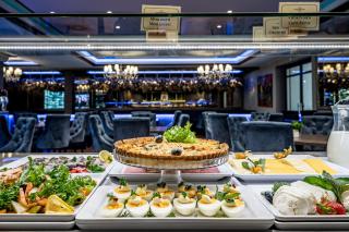 VILNIUS PARK PLAZA HOTEL, Restaurant & Terrace, Panorama Bar, Conference & Banquet Center - 2