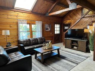 Forest Tree Log Cabin - 2