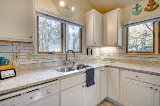 Southern Shores Family Retreat Mins to Beach! - Southern Shores - 1