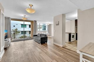Bay Harbor Sunset Apt 3B - 9