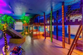 Mario's Magic Mansion - Family fun! Private heated pool & spa 4 miles to Disney! - 7