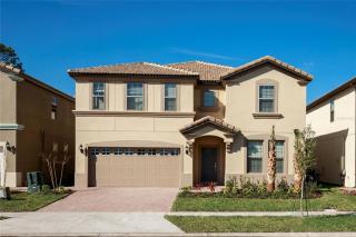 Mario's Magic Mansion - Family fun! Private heated pool & spa 4 miles to Disney! - 5