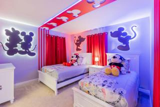 Luxury house with a Private Pool and Game Room - 9