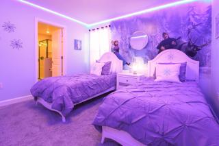 Incredible home with Game RoomCinemaPoolSpa - 9