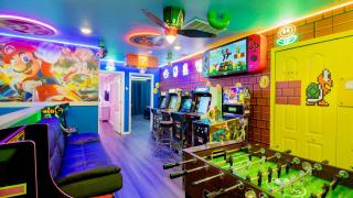 Amazing House w Pvt Pool and Game Room - Davenport - 5