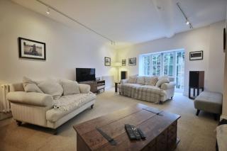 Coastal Cottage Escape - 7