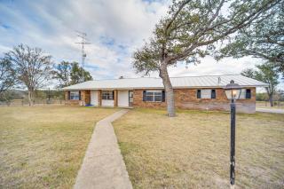 Historic Hoffmann Ranch Haus Near Wineries! - Fredericksburg - 1
