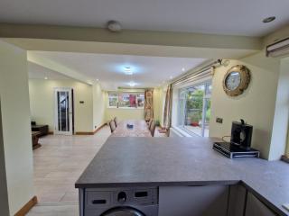 4 bedroom detach house in Cheadle Hulme - Cheadle Hulme - 6