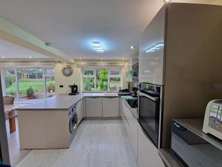 4 bedroom detach house in Cheadle Hulme - Cheadle Hulme - 4