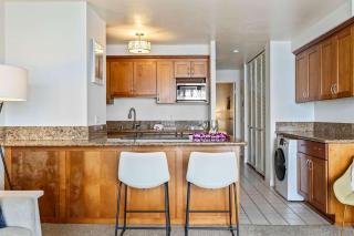 Oceanfront Condo with Heated Pool Hot Tub & Lanai - Wailuku - 1