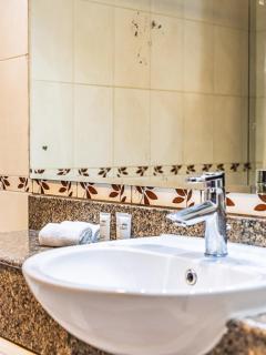 Luxury Modern 1BR-Concorde Tower 1-JLT - 3