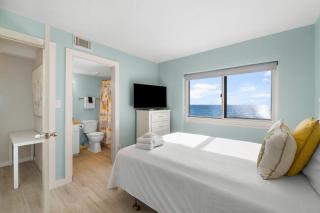 Gone Coastal! Mid-rise building with a one-story floor plan! Complimentary Activities! - Panama City Beach - 4