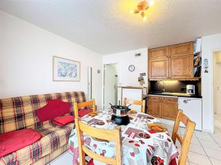 Appartement skis aux pieds, balcon, et piscine, proche commerces, 6 personnes - FR-1-267-244 - Villarembert - 9