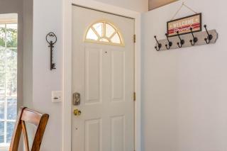 Charming 3-Bedroom Home in Bend with Hot Tub Game Room & Spacious Family Dining - 6