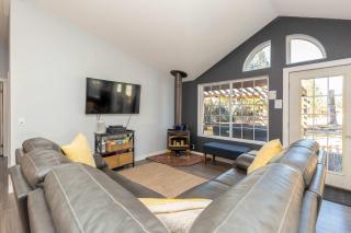 Charming 3-Bedroom Home in Bend with Hot Tub Game Room & Spacious Family Dining - 1