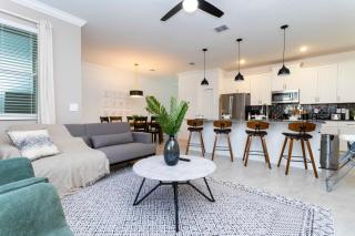 1162MM TOWNHOUSE 4 BEDROOMS & 3 BATHROOMS + POOL - 0