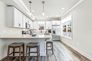 New! Golden Anchor Retreat Lux Living! - 0