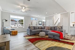 New! Golden Anchor Retreat Lux Living! - 8