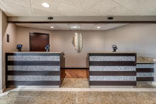 Drury Inn & Suites Champaign - Champaign - 4