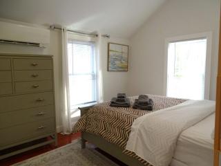 Spacious Two Bedroom Apartment - Wayland - 4