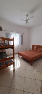 Casa 30 metros da praia com wifi e garagem 6 carros - Praia Grande - 1