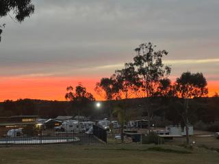 Broken Hill Outback View Holiday Park - Broken Hill - 1
