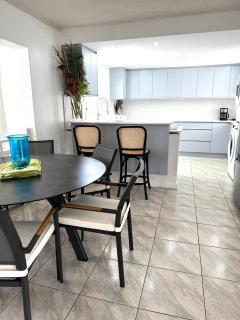 This is a beachfront 3 bedroom, 3 bathroom villa, family-friendly activities - Christ Church - 8