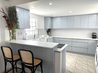 Silver Sands Beach Villas are great for family-friendly activities surfing - Christ Church - 8