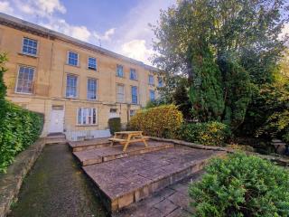 Stylish Clifton Flat, Permit Parking x1, Garden & Picnic Area - Bristol - 2