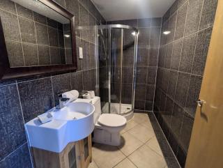 TWO BEDROOM Quayside River View - Newcastle upon Tyne - 5