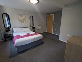 TWO BEDROOM Quayside River View - Newcastle upon Tyne - 6