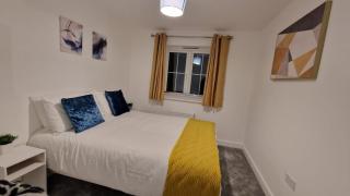 Gloucester Innsworth 3 Bed Professional House with Parking Long Stays - 8