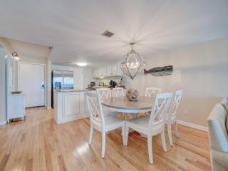 Sandy Bottoms PPC3 - 401! Gulf Front Views! - Panama City Beach - 4