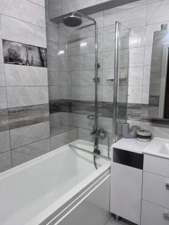 APARTAMENTS IN CENTER OF CHISINAU & TAXI AiRPORT - Chişinău - 2