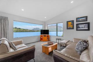 Frankton House - Queenstown Holiday Home - 8