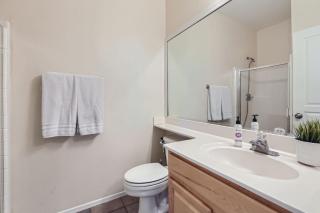 5BD-3BA-Pool Vacation Home for 10 in Peoria - Peoria - 4