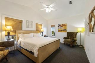 Waterfront sunset stilt house - 8