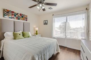 5BD-3BA-Pool Vacation Home for 10 in Peoria - Peoria - 2