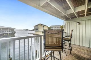 Island Getaway- Condo by the Gulf - 7