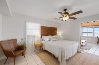 Gulf front with sand and water access - 9