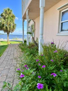 Gulf front with sand and water access - 8