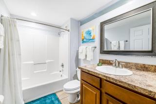 Island Getaway- Condo by the Gulf - 3