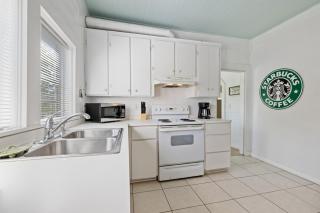 Petes Retreat - Walk to downtown - Cedar Key - 7