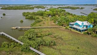 Eagle View - bayside privacy and dock - 0