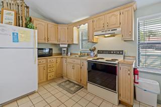 Rains Waterfront Cottage - Cedar Key - 0