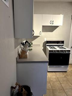 446) Massive 3 bedroom - Lakewood - 3